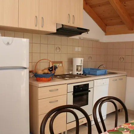 4601c Vrboska
